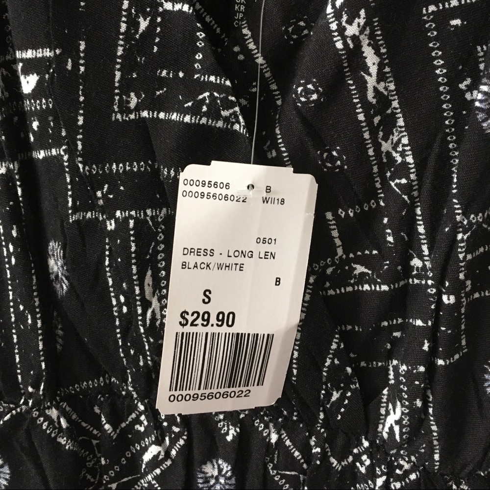 NWT Forever 21 Black/Blue/white paisley maxi dress - Picture 2 of 6